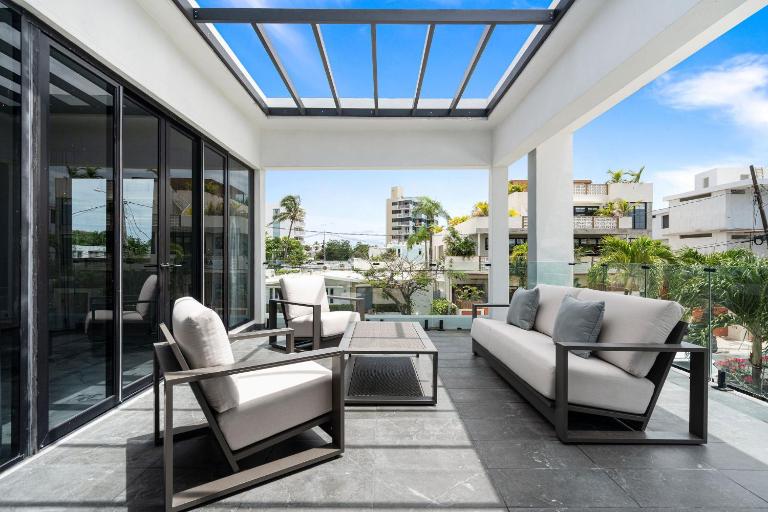Modern Villa - Private Pool & Rooftop Terrace - B&B San Juan