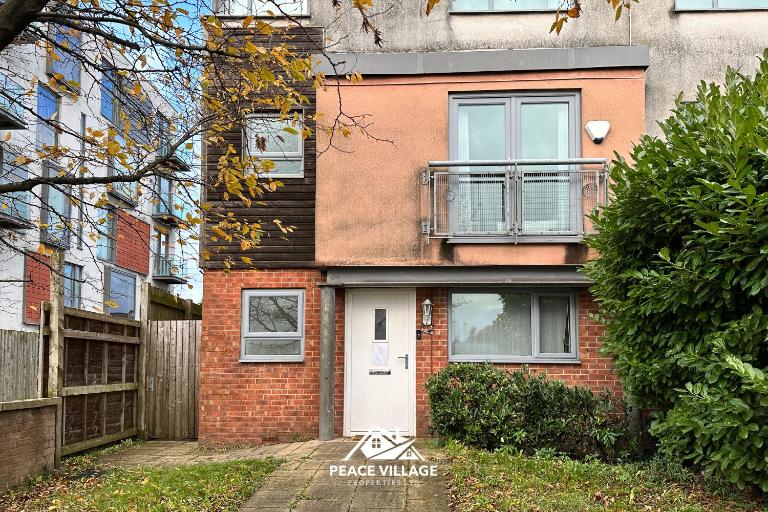 Ashton Co-Living - Private Room Self-Cater - B&B Manchester