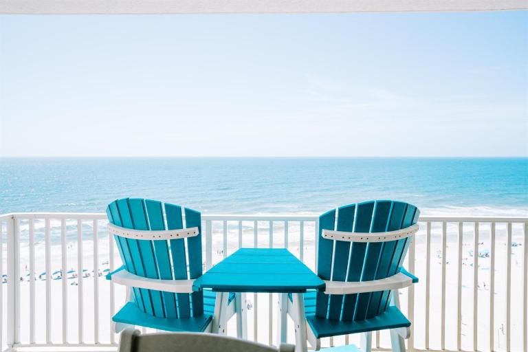 3BR Gulf View Condo, Balcony, Beach Access - Bed and Breakfast Orange Beach