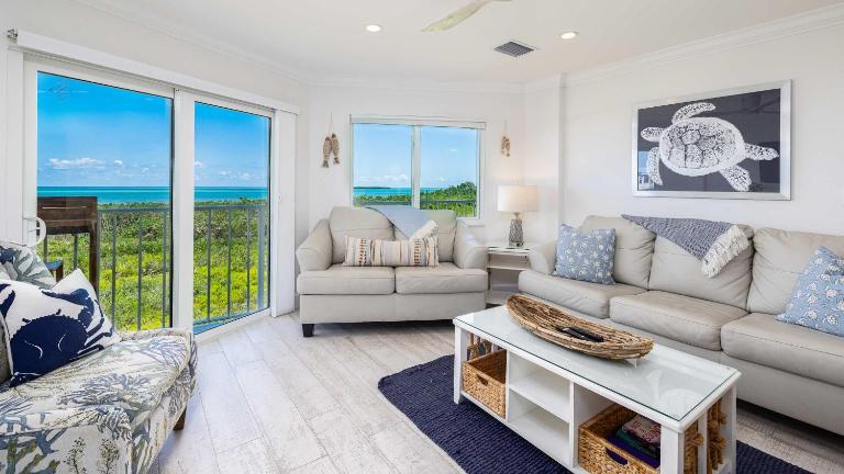 Sunrise Oasis - Top Floor Ocean Pointe 2411 - B&B Key Largo