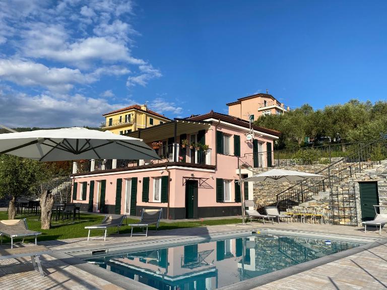 Villa swimming pool Ca'Du'Ma' Portofino view ovest - B&B Lavagna