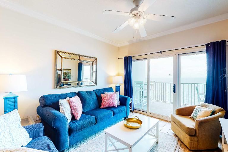 Beachfront condo w spacious layout swim-through outdoor indoor pool & hot tub - B&B Gulf Shores