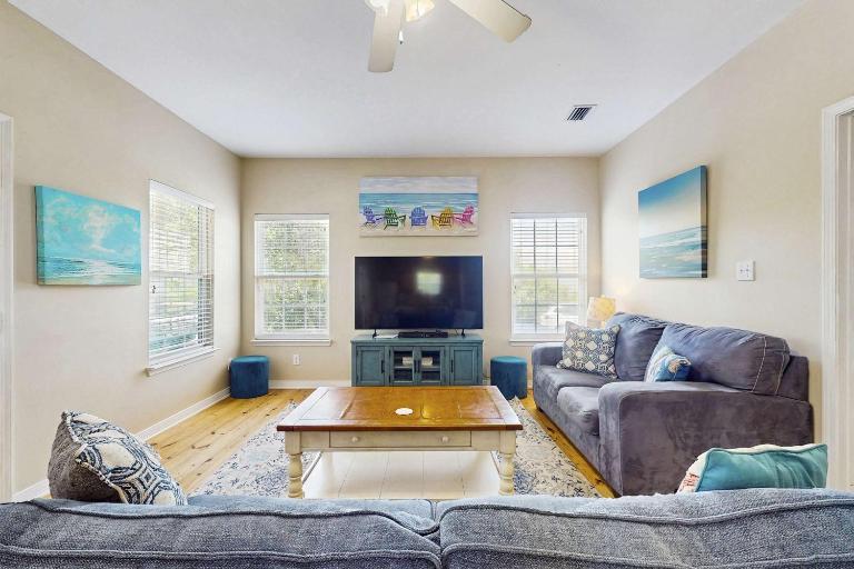 Convenient Gulf-Front Condo on 4th Floor wBalcony Shared Outdoor Pool AC - B&B Fort Morgan
