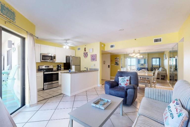 Snowbird-friendly condo with WiFi on-site pools hot tub golf & tennis - Chambres d'hôtes Gulf Shores