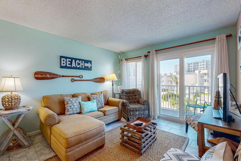 2nd-floor coastal condo with pools hot tubs tennis balcony elevator - B&B Gulf Shores