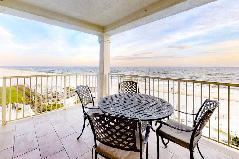 Gulf-Front condo with balcony beach access WiFi AC & outdoor pool - Ferienwohnung Orange Beach
