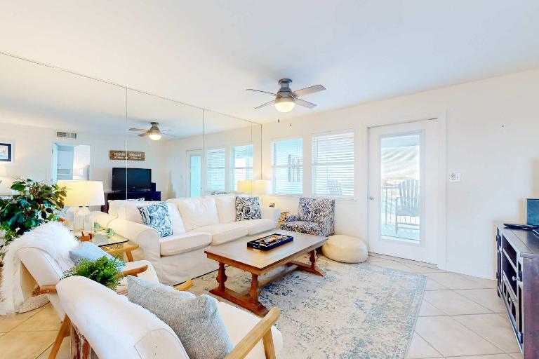 Jubilee Landing 302 - B&B Orange Beach