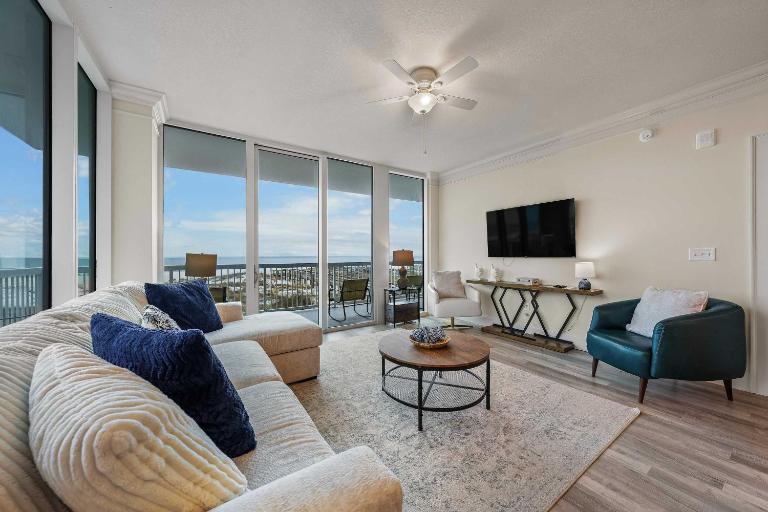 Brilliant water view condo with panoramc balcony views pool & beach access - Ferienwohnung Orange Beach