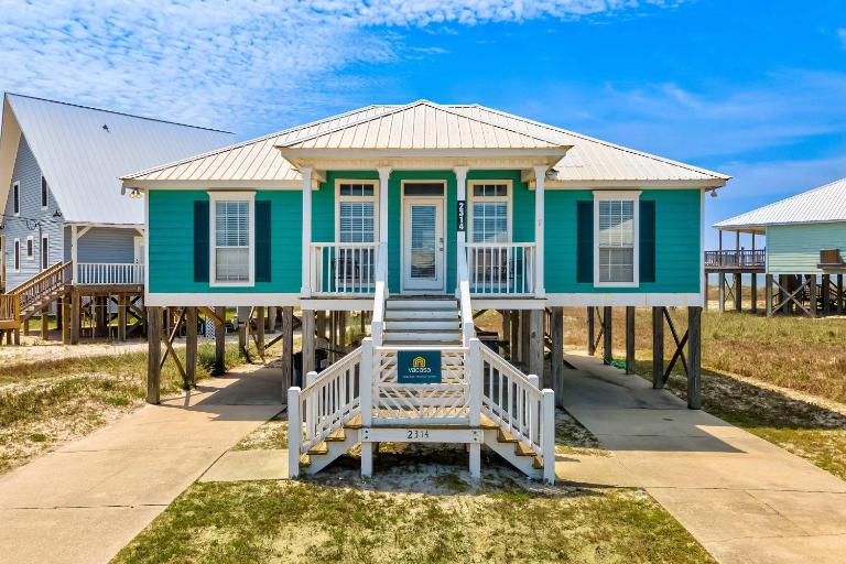 Newly remodeled bay view home with high-speed WiFi central AC and gas grill - B&B Dauphin Island