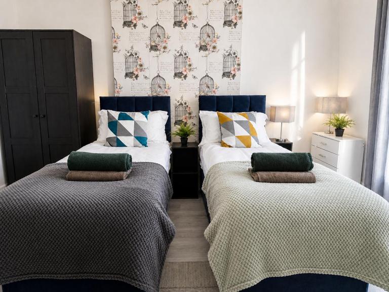 Modern Barnsley Stay I Parking & Fast WIFI - B&B Barnsley