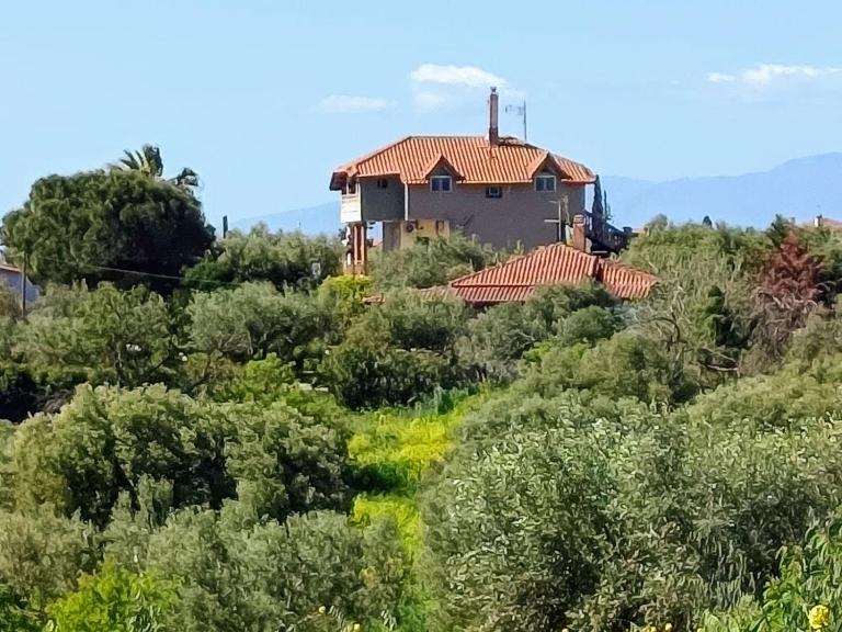 Lighthouse - Chambres d'hôtes Néa Flogitá