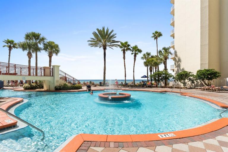 Renovated Beachfront 2BR 2BA, Free Beach Service - Chambres d'hôtes Panama City Beach