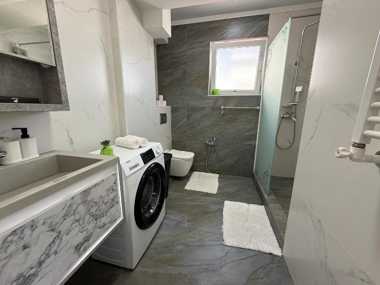 Apartament white Mooll 2 rooms - Ferienwohnung Chişinău