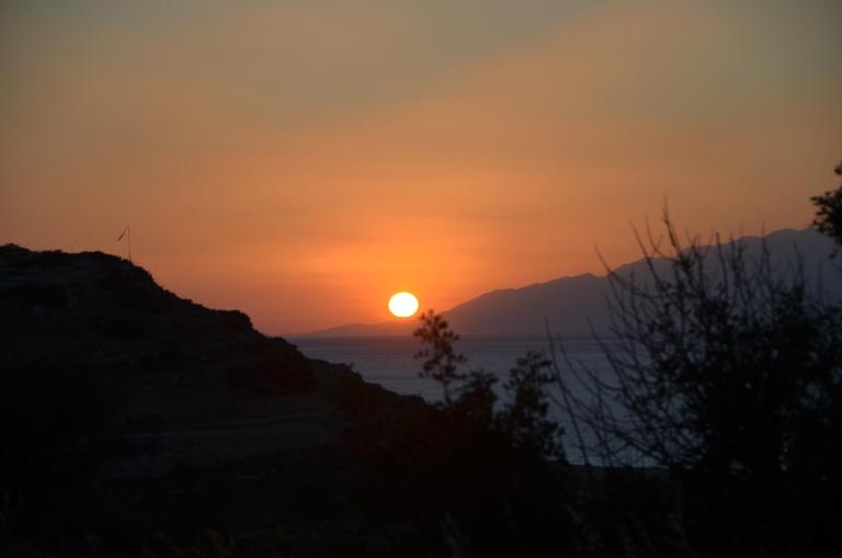 Hill Top Studios Pitsidia with Sea View - B&B Pitsídia