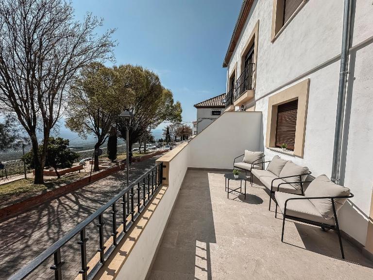 Apartamentos Estrella Baeza - Ferienwohnung Baeza