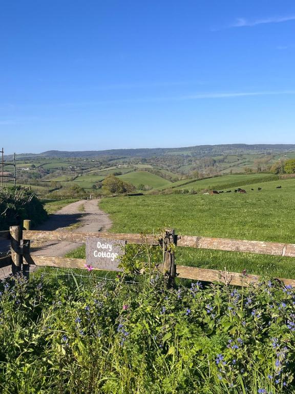 Dairy Cottage - B&B Hennock