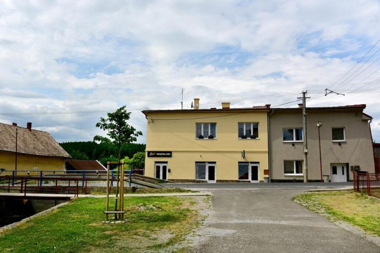 Apartmány BRETZ - Ferienwohnung Menhardsdorf