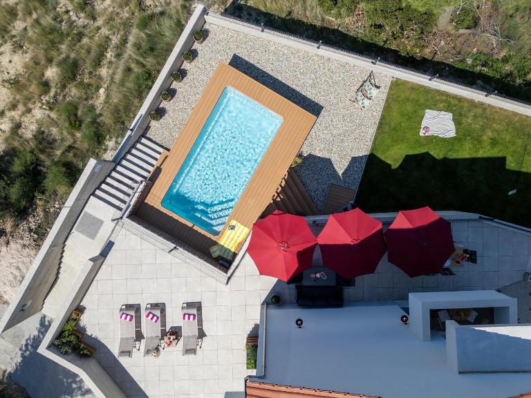 Villa Nova - Isolated Oasis & Heated Sea View Pool - B&B Podstrana