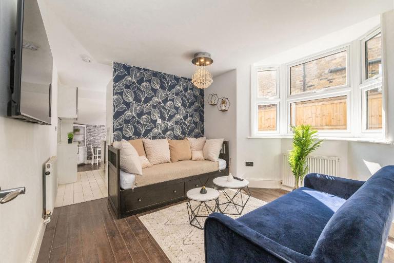 2 Bedroom Central London Apartment - Near London Eye - Sleeps 6 - B&B London