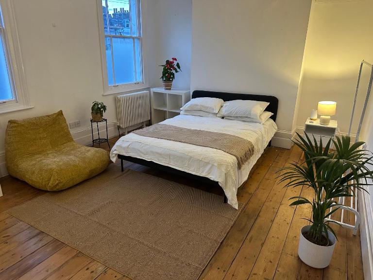 4BR Victorian Townhouse & Private Garden - Ferienwohnung London
