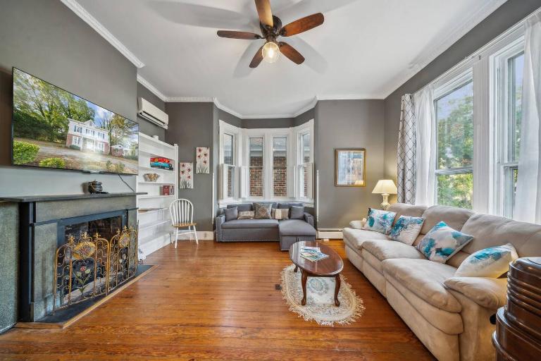 Serenity Manor 1BR Private Historic Home First Flr - B&B Onancock