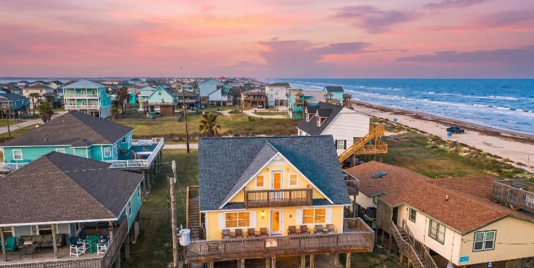 Ocean View l Big 5BR Home l Easy Beach Access - Ferienwohnung Surfside Beach