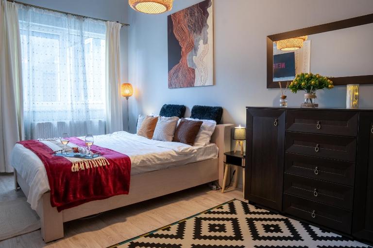 Cozy City Center Flat w Netflix - Chambres d'hôtes Cluj-Napoca