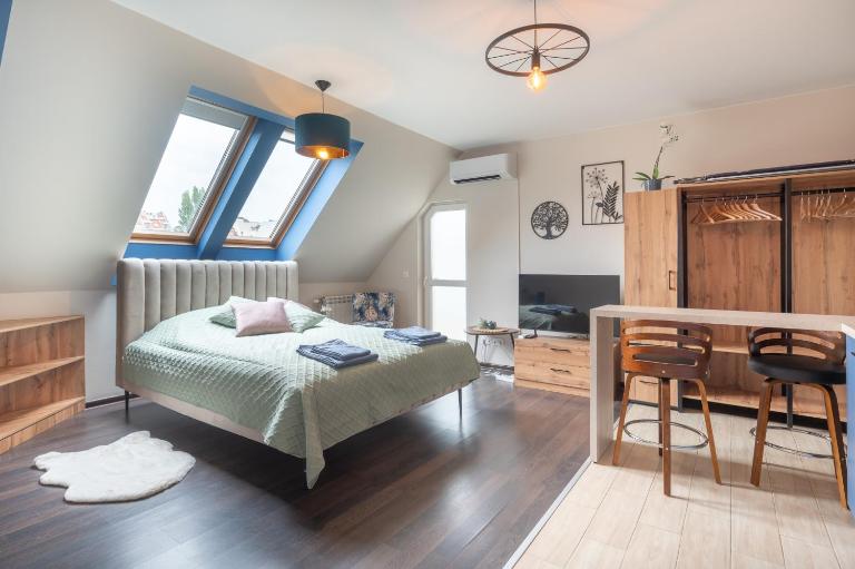 Navy Art Studio - Bed and Breakfast Sofia