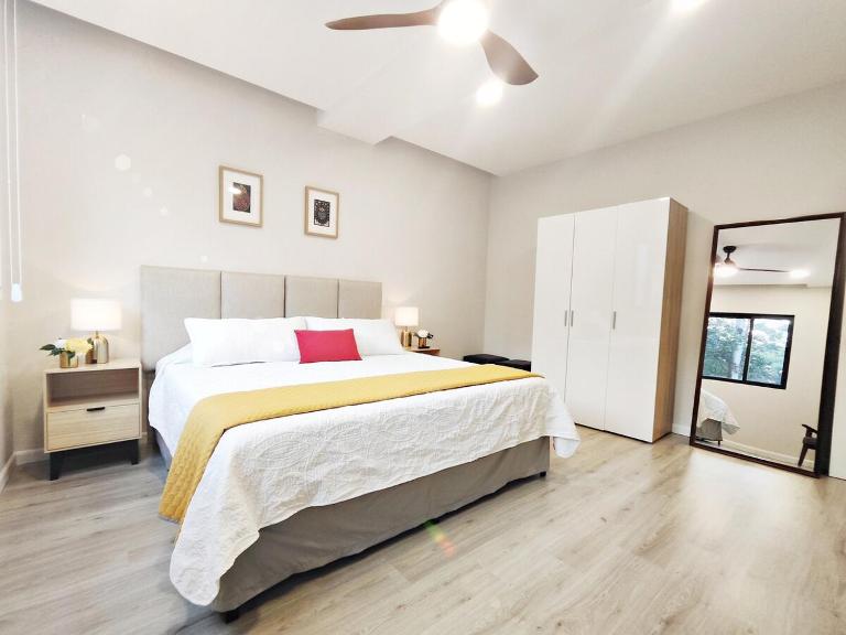 Conchita 3 MaiaHome Condesa Boutique King Bed - Bed and Breakfast Mexico-stad