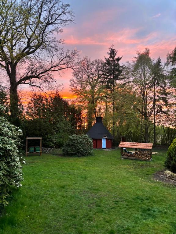 Unieke Finse Kota met sauna, midden in de natuur en volledige rust - B&B Twist