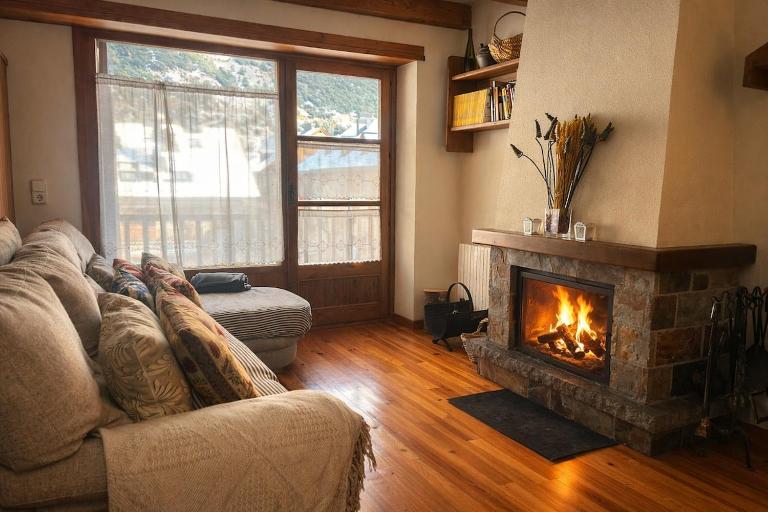 Apartament familiar i amb llar de foc by RURAL D'ÀNEU - Chambres d'hôtes Esterri d'Àneu