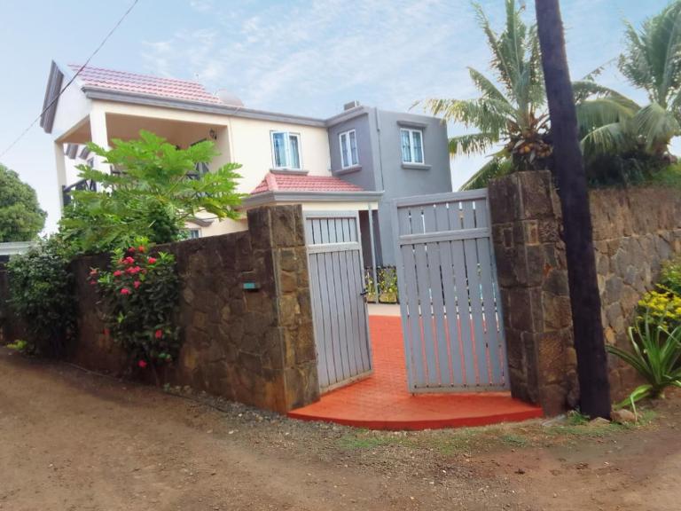 Lakaz Family Villa - B&B Trou aux Biches