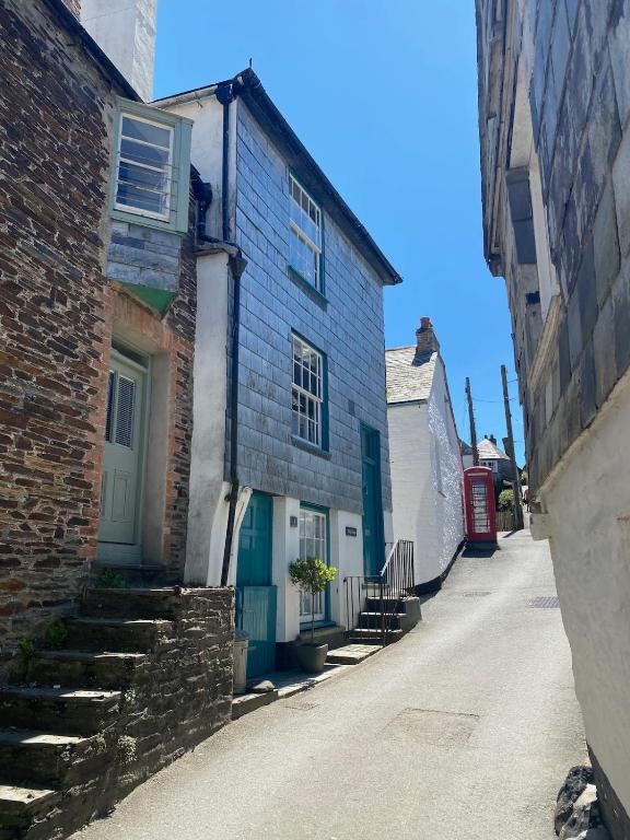 Ship Shape - In the heart of Port Isaac - B&B Port Isaac