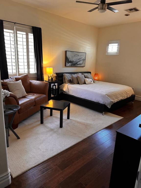Elegance Meets Comfort - B&B Mesa