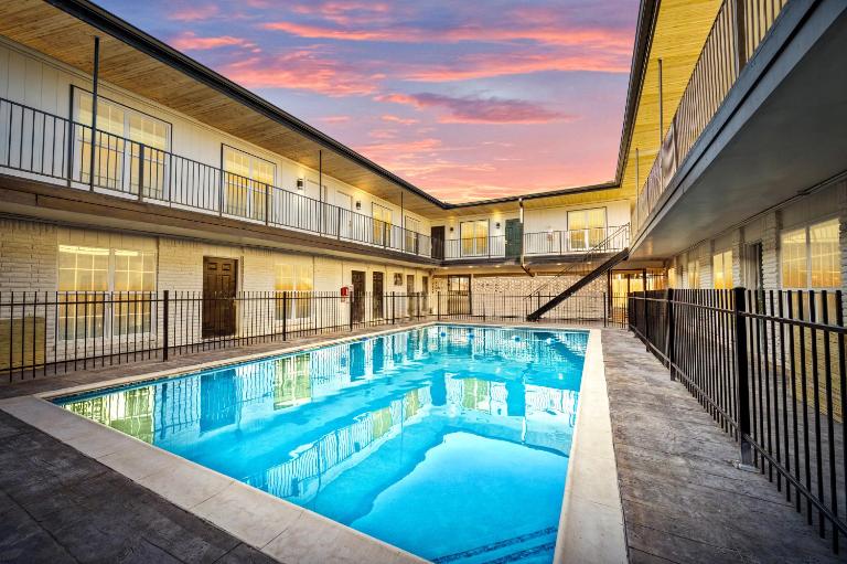 Pool Modern Heights with King Bed - Chambres d'hôtes Houston