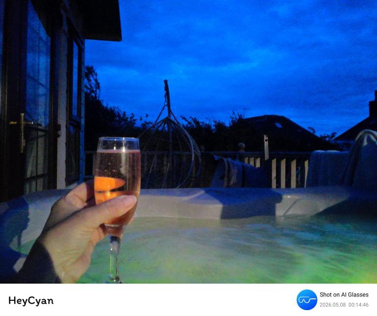 'Sunset Lodge' Peaceful Coastal Retreat with Hot Tub - B&B Monreith