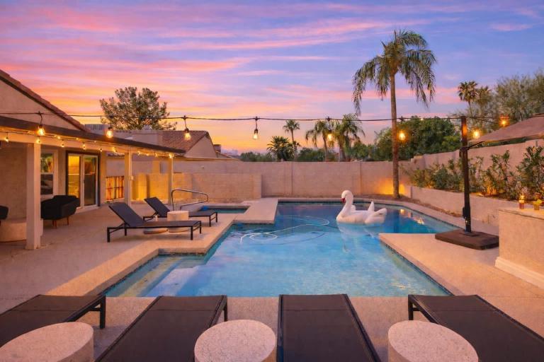 Bohemian Resort-Pool, Spa, Golf, Bar, BBQ, &Games! - B&B Phoenix