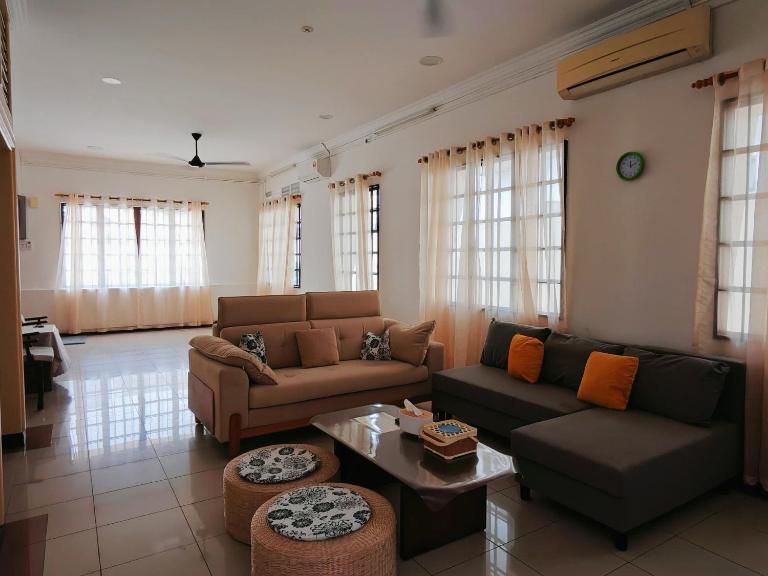 Sentul KL Private Cozy Bungalow Homestay - Free Parking & Wifi - B&B Kuala Lumpur