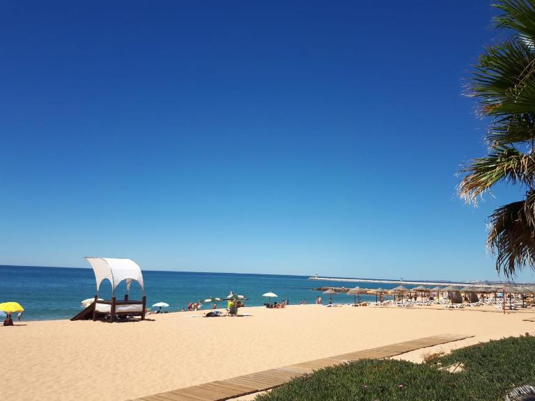 MiraMar Residence - Chambres d'hôtes Quarteira