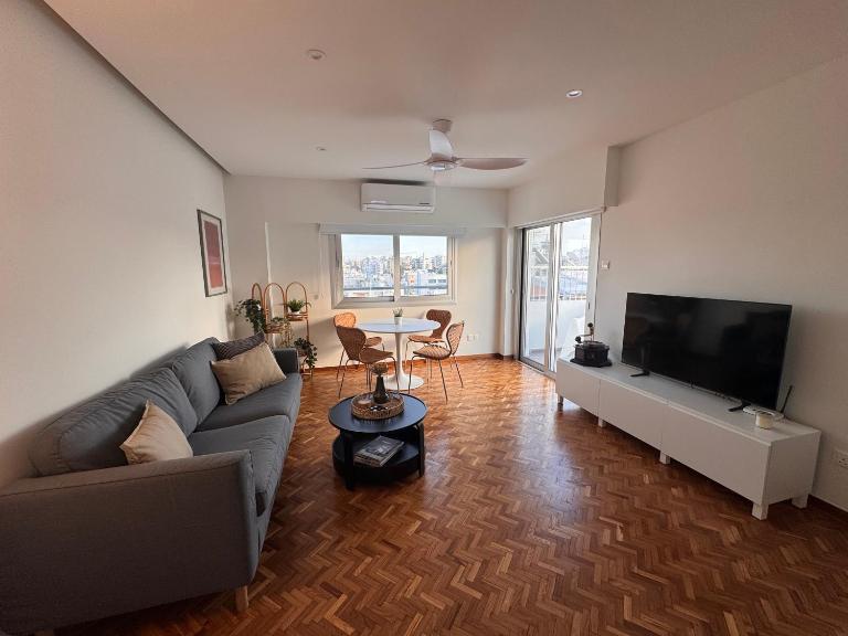 Skyhigh Urban Apts - B&B Nicosia