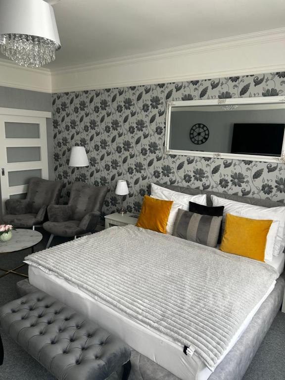 The Manor - Bed and Breakfast Pilsen