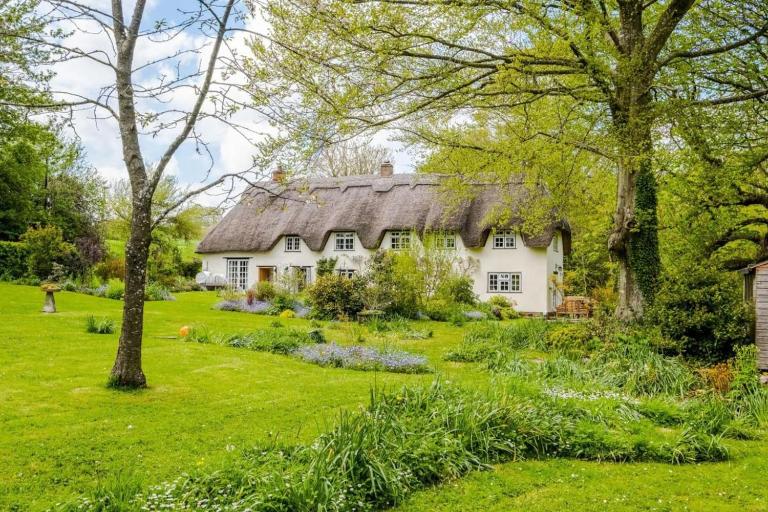 Till Cottage and Riverside Gardens nr Stonehenge - B&B Salisbury
