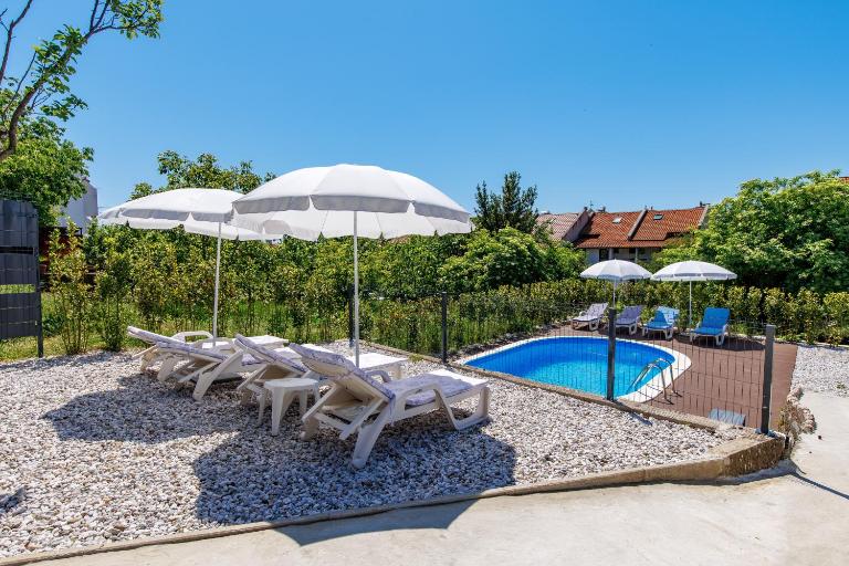 Domagoj boutique apartmants with heated swimming pool - B&B Rijeka