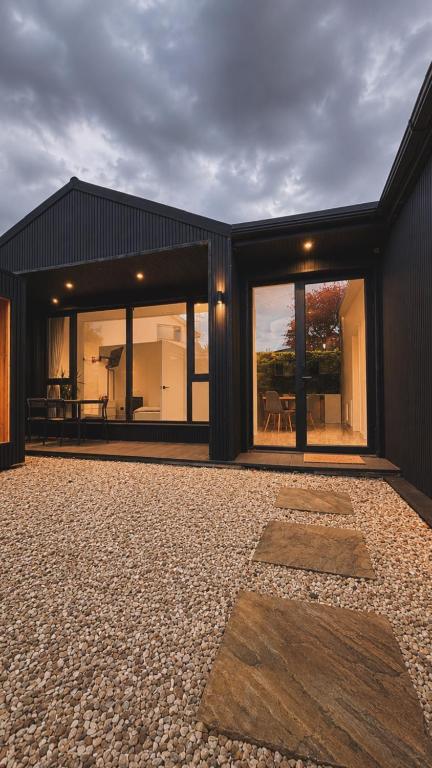 Deerpark semi sleeps 8 with sofa bed & optional extra outdoor sauna - Chambres d'hôtes Cashel
