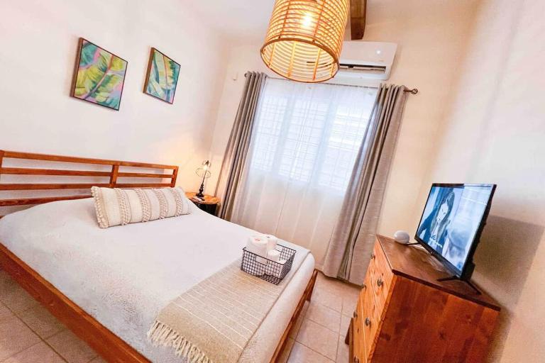 3.7 Near Beach • Generator • Hammock • 2nd floor - B&B Garita