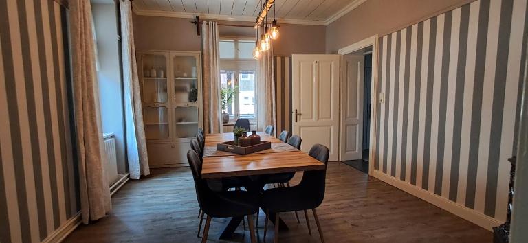XXL Cosy apartments Villa Goisern, centre with mountain view - B&B Bad Goisern