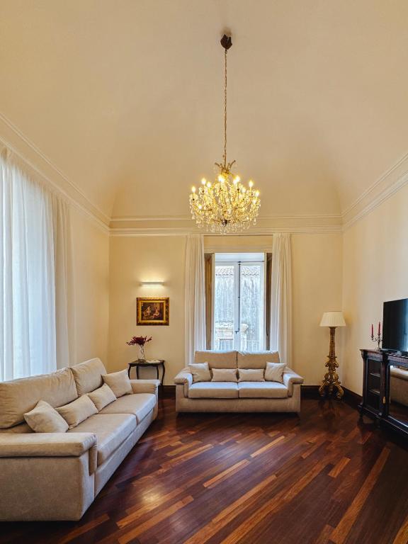 Dimora Ferrari - Grand Historic Apartment by the Cathedral - B&B Catania