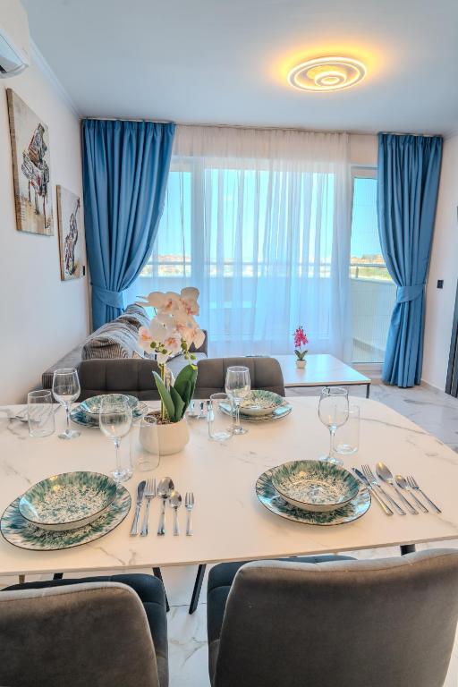 Sea View Luxury Apartments- Golden Sunset Luxury Suite - B&B Ahtopol