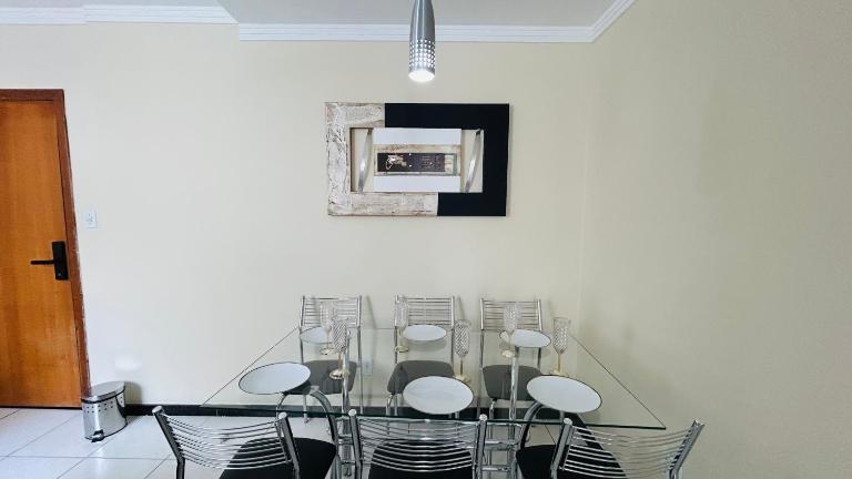 Apartamento de 2 quartos exclusivo completo com localização privilegiada - Bed and Breakfast Governador Valadares