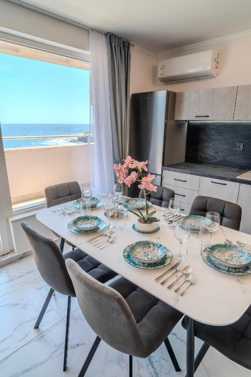 Sea View Luxury Apartments-Infinity Sea Panorama Suite - B&B Ahtopol